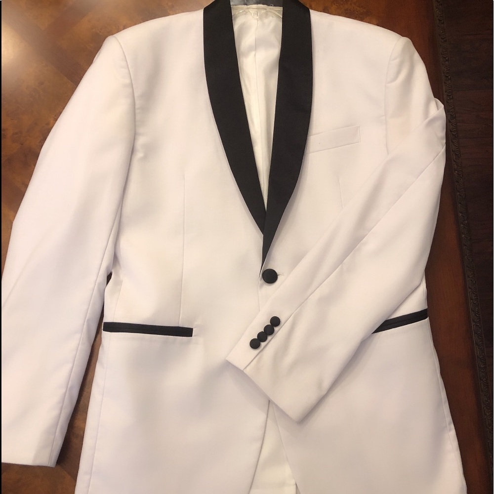 Egara Dinner Jacket. New.